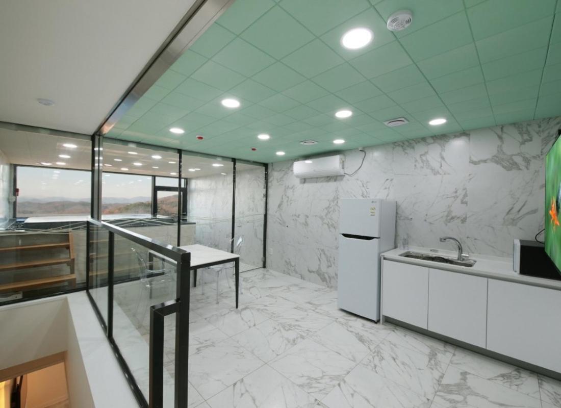 Wj Hotel Pool House Wonju Zewnętrze zdjęcie