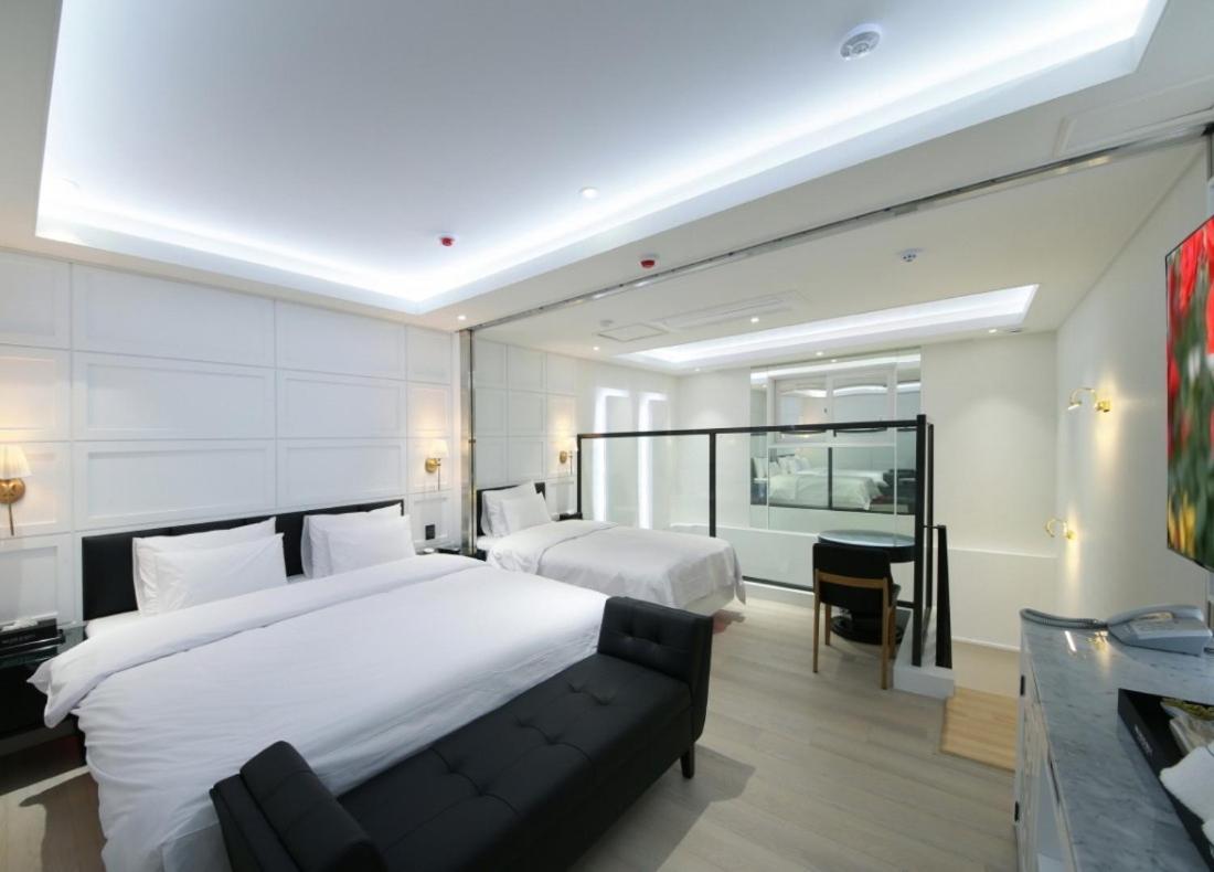 Wj Hotel Pool House Wonju Zewnętrze zdjęcie
