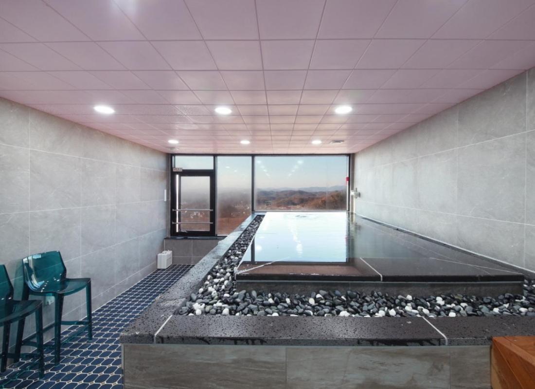 Wj Hotel Pool House Wonju Zewnętrze zdjęcie
