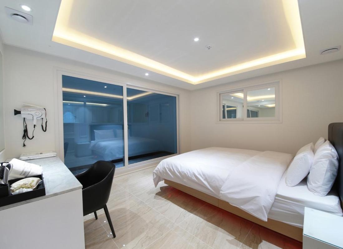 Wj Hotel Pool House Wonju Zewnętrze zdjęcie