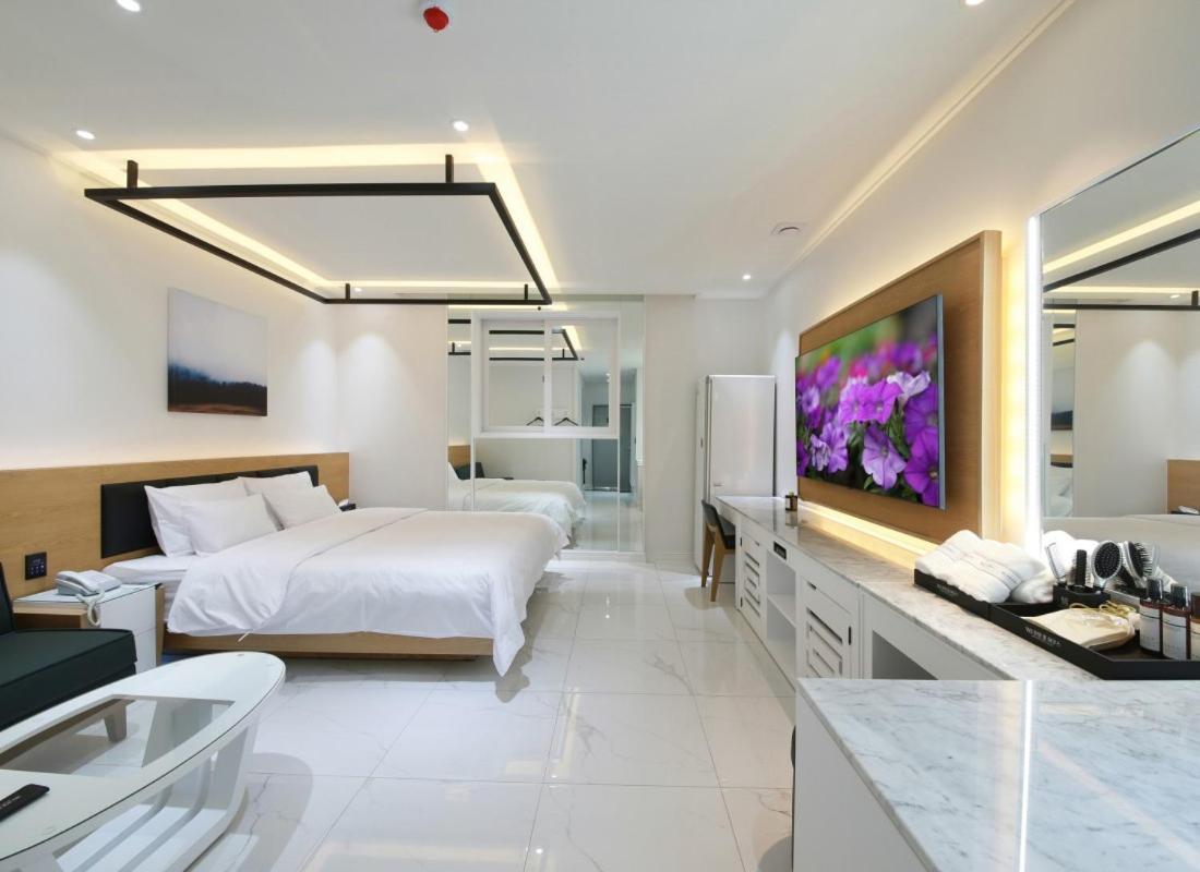 Wj Hotel Pool House Wonju Zewnętrze zdjęcie