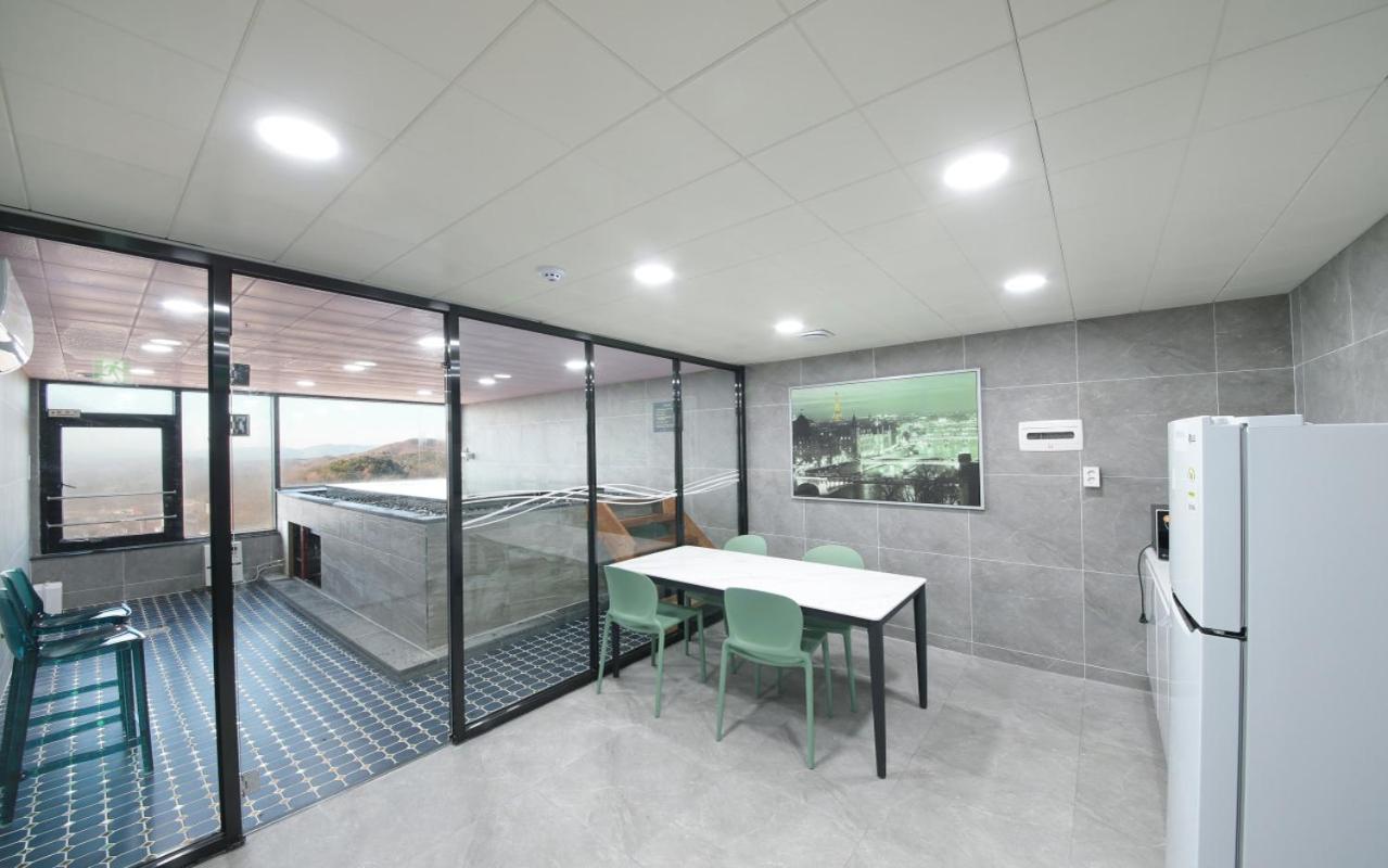 Wj Hotel Pool House Wonju Zewnętrze zdjęcie